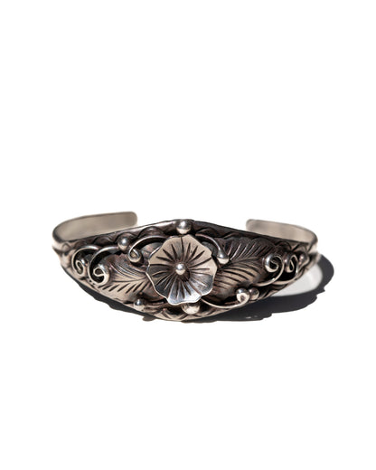 STERLING FLOWER CUFF