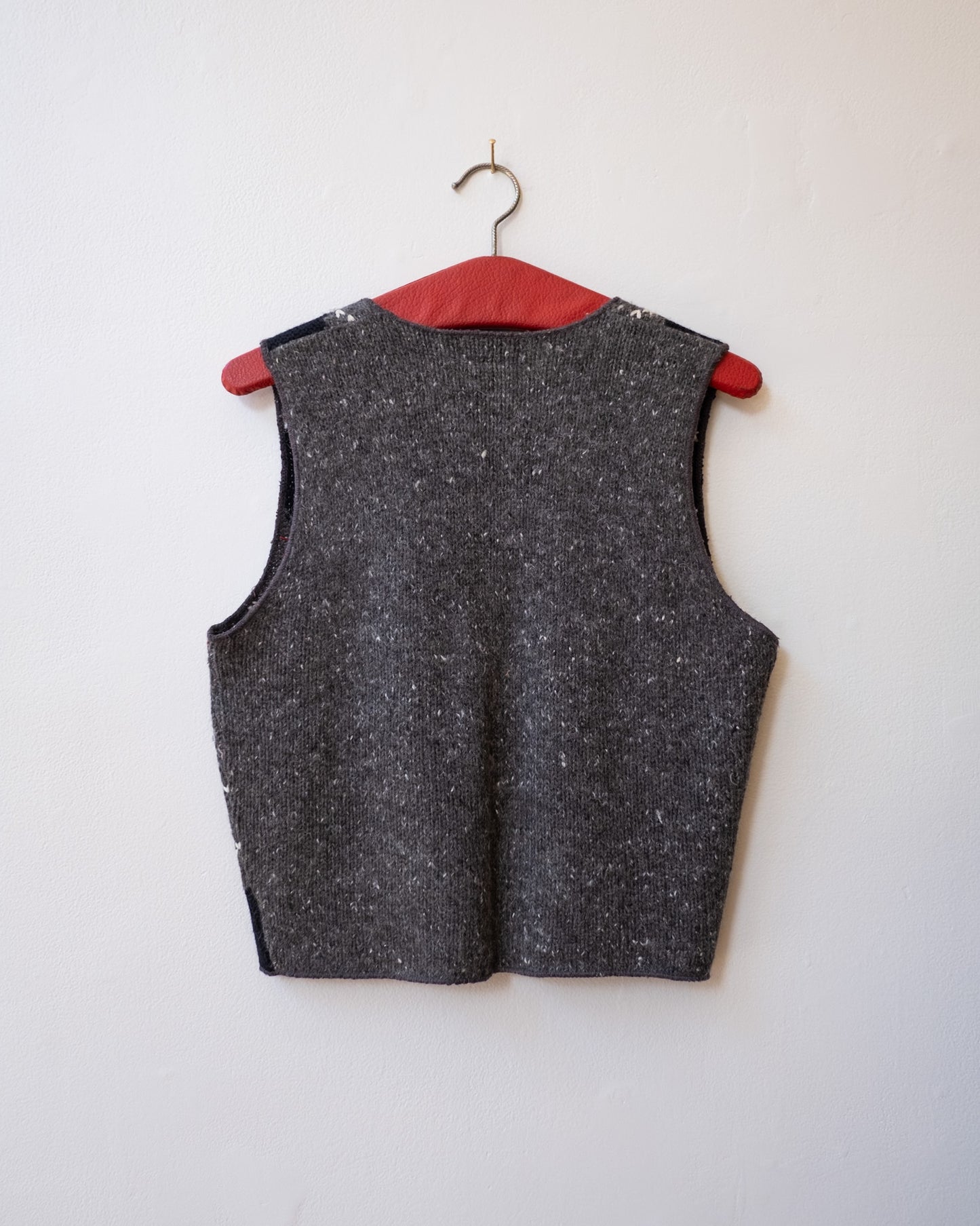 SWEATER VEST