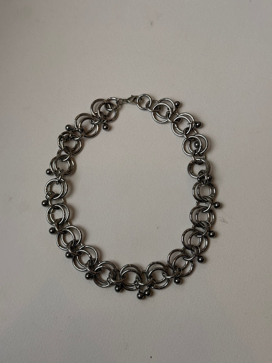 Chainmail ball choker
